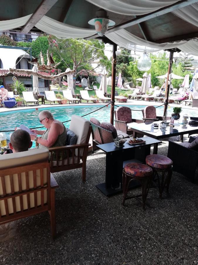 Aparthotel Oasis Skiatos Zewnętrze zdjęcie